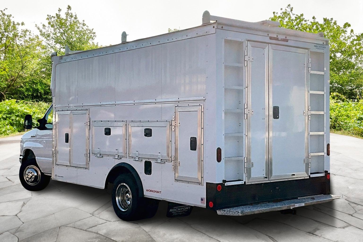 2026 Ford E-Series Cutaway E-450 DRW