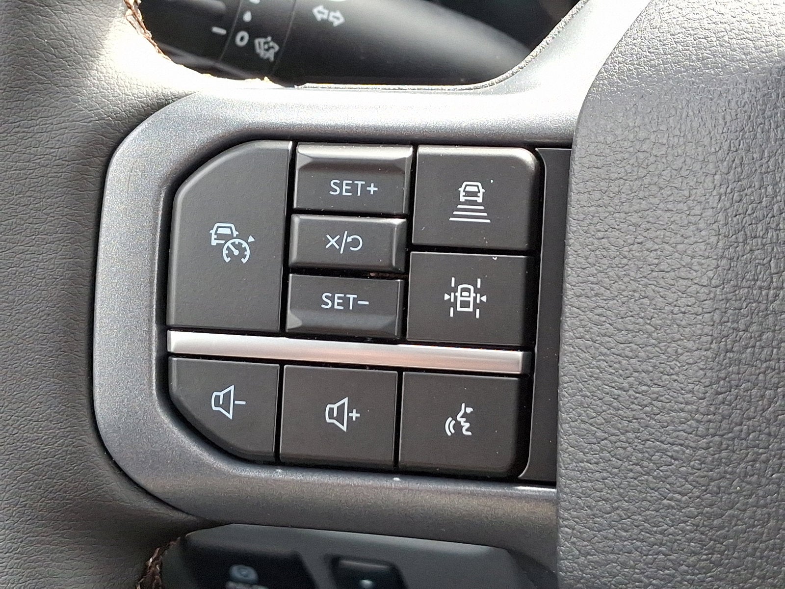 2025 Ford F-150 Lariat Powerboost FX4 Off Road Package / Twin Panel Moonroof