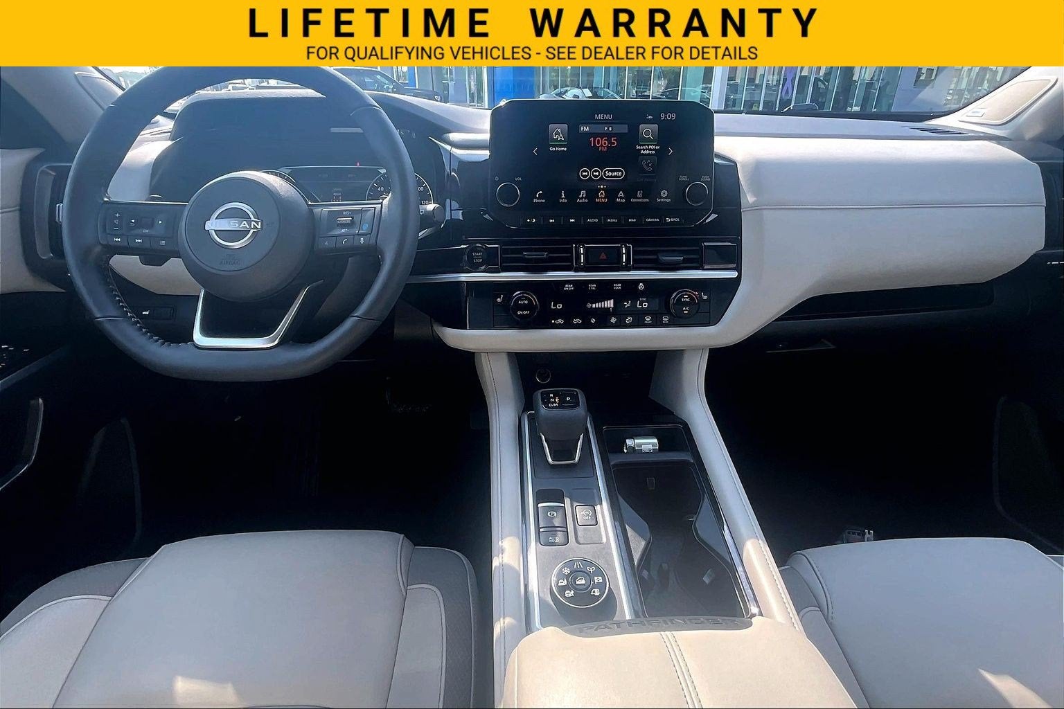2025 Nissan Pathfinder SL