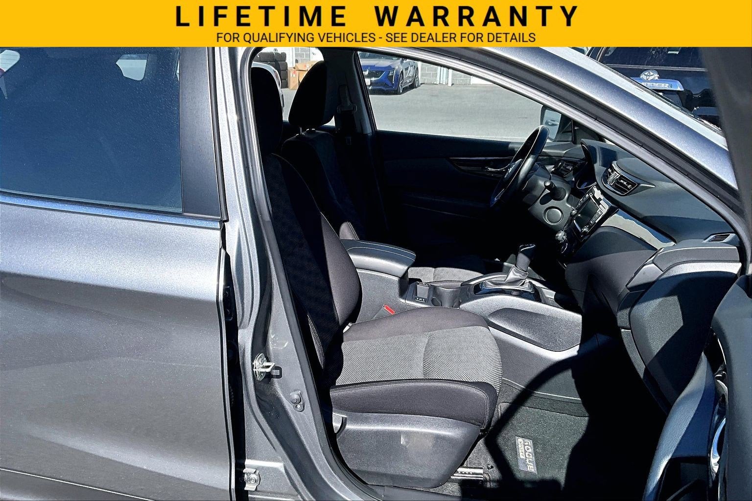 2022 Nissan Rogue Sport SV