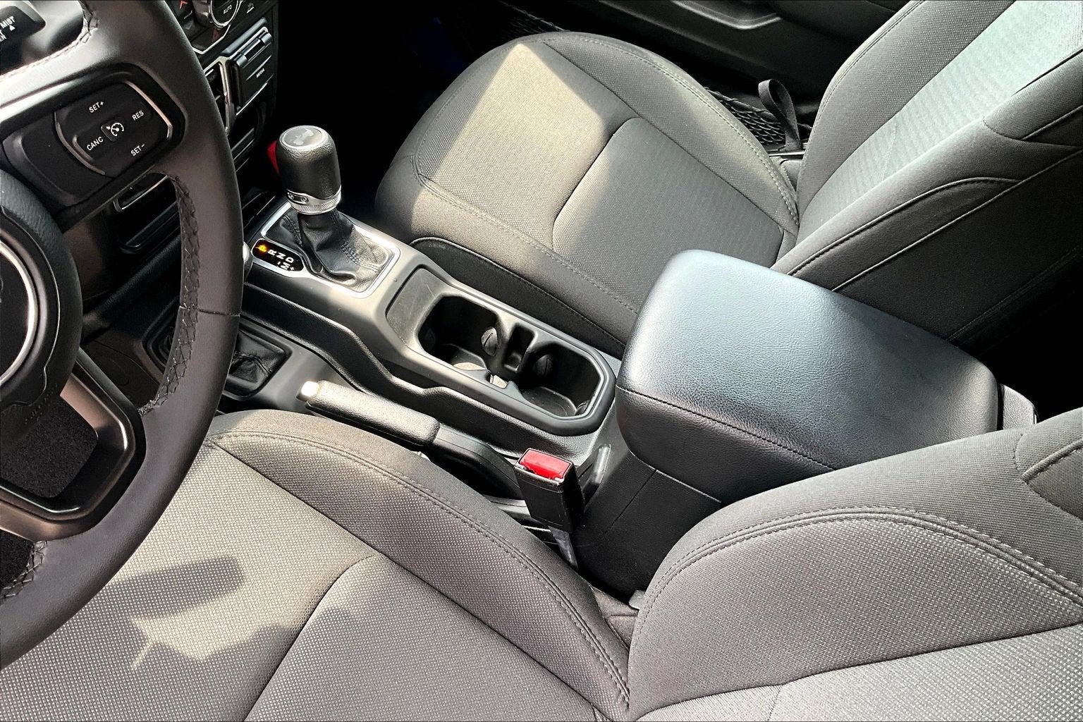2023 Jeep WRNGLR 4DR Sport