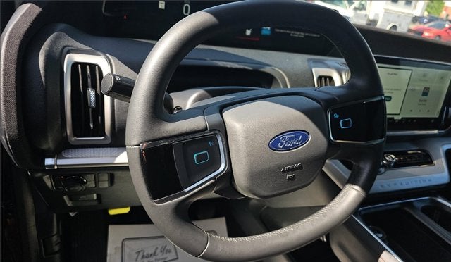 2025 Ford Expedition Active 4WD LUXURY SUV