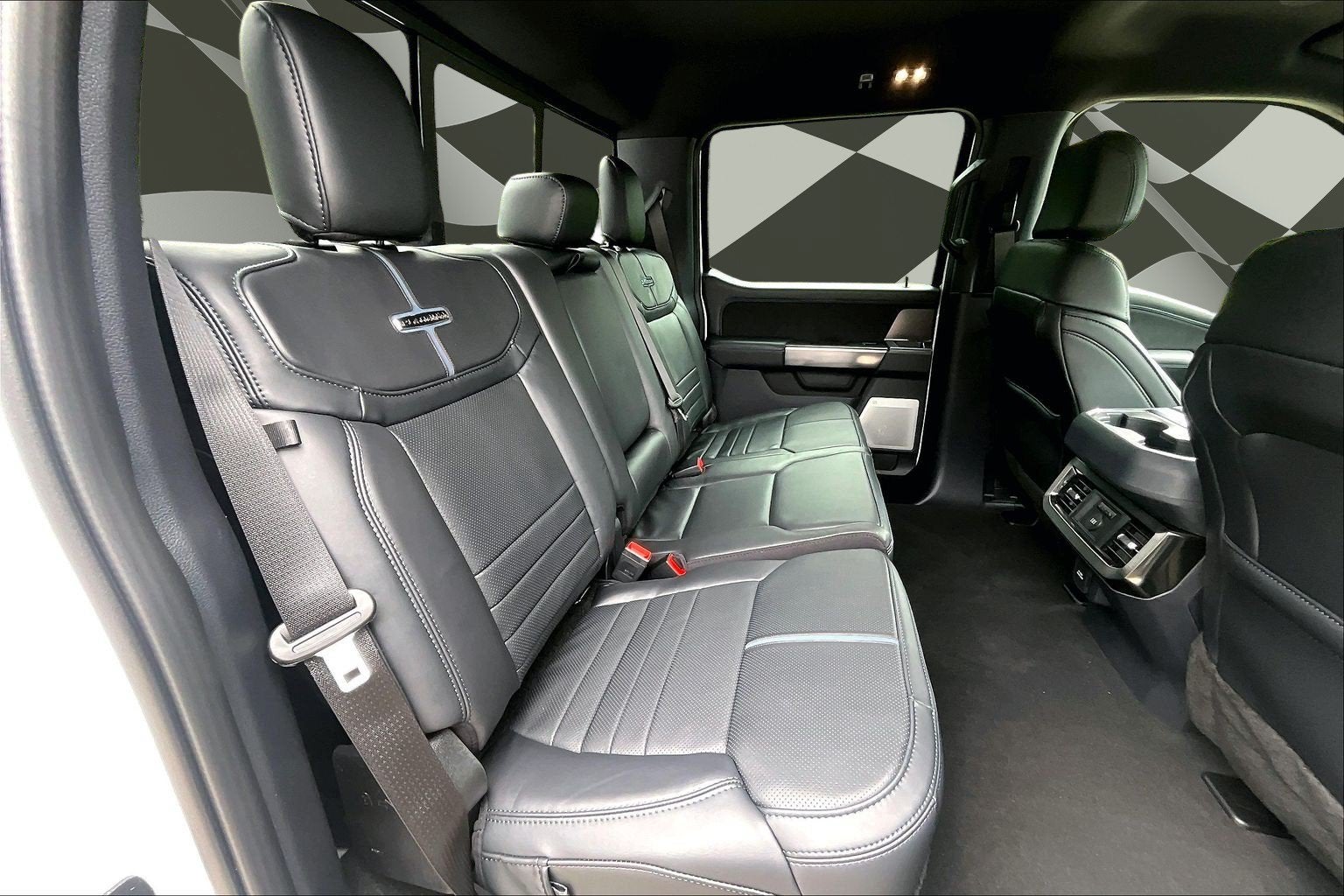 2026 Ford Super Duty F-350 SRW Platinum