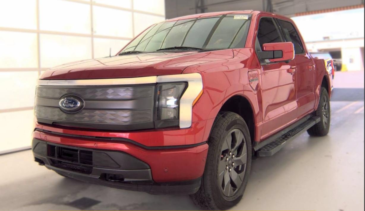 2023 Ford F-150 Lightning LARIAT