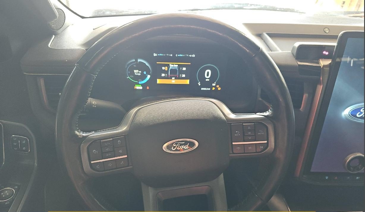 2023 Ford F-150 Lightning LARIAT