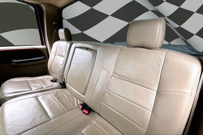 2005 Ford Super Duty F-350 DRW Lariat