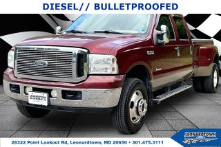2005 Ford Super Duty F-350 DRW Lariat