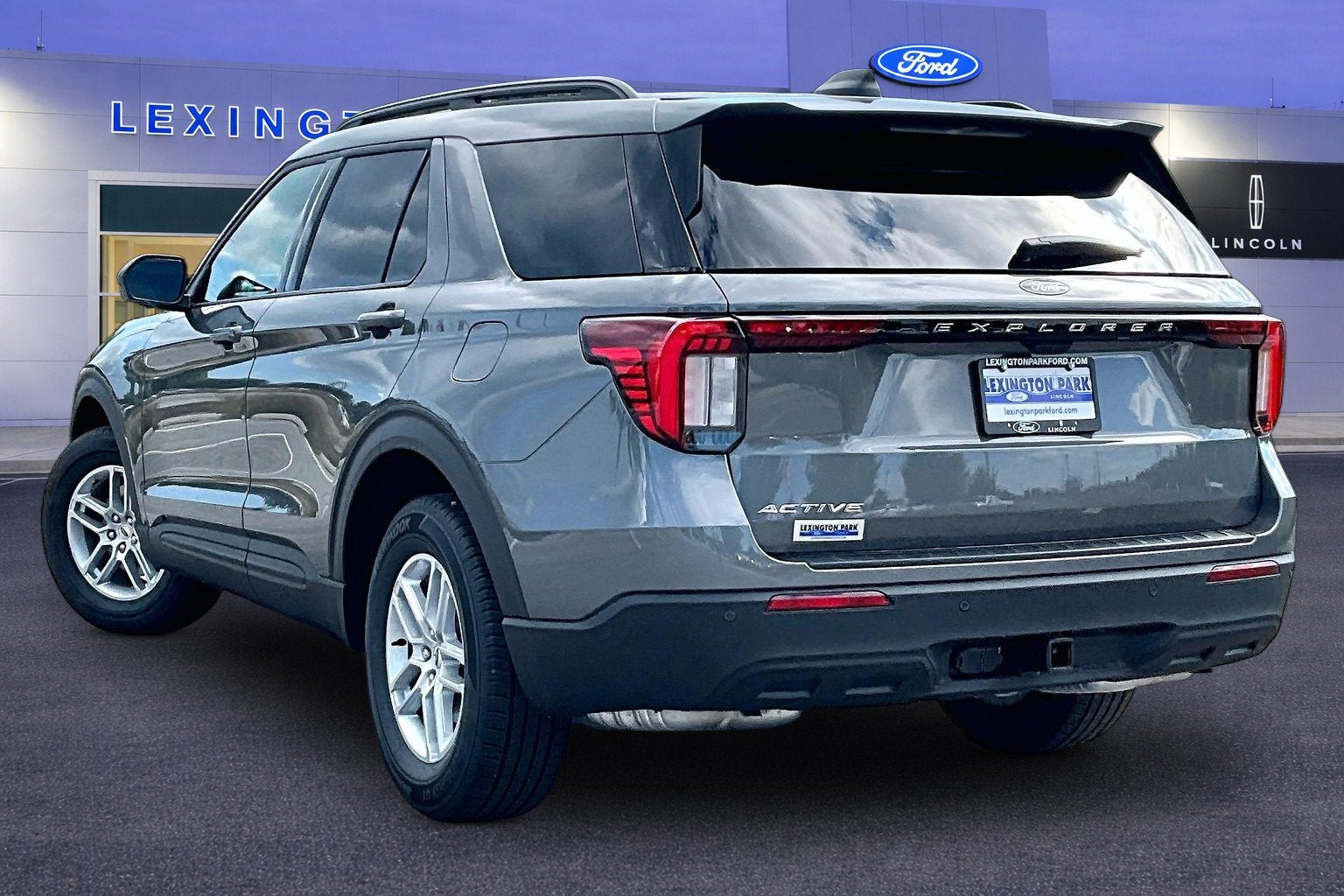 2027 Ford Explorer Active w/200A Pkg