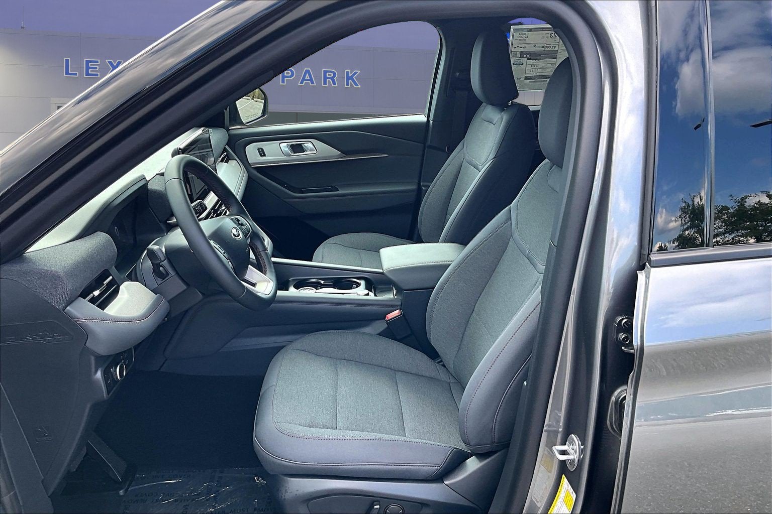 2027 Ford Explorer Active w/200A Pkg