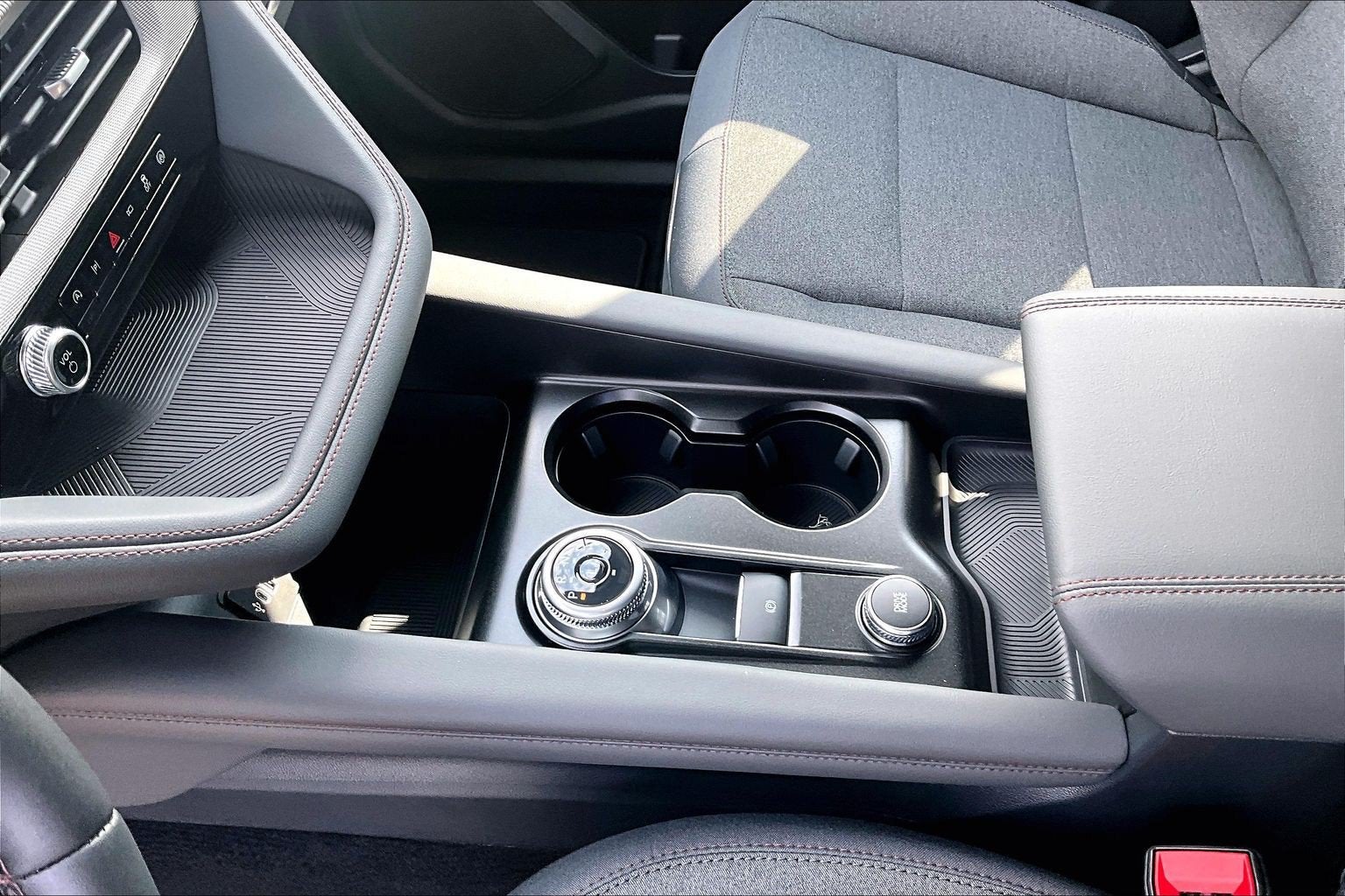 2027 Ford Explorer Active w/200A Pkg