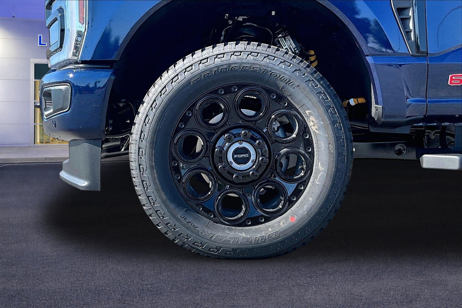 2027 Ford Super Duty F-350 SRW LARIAT