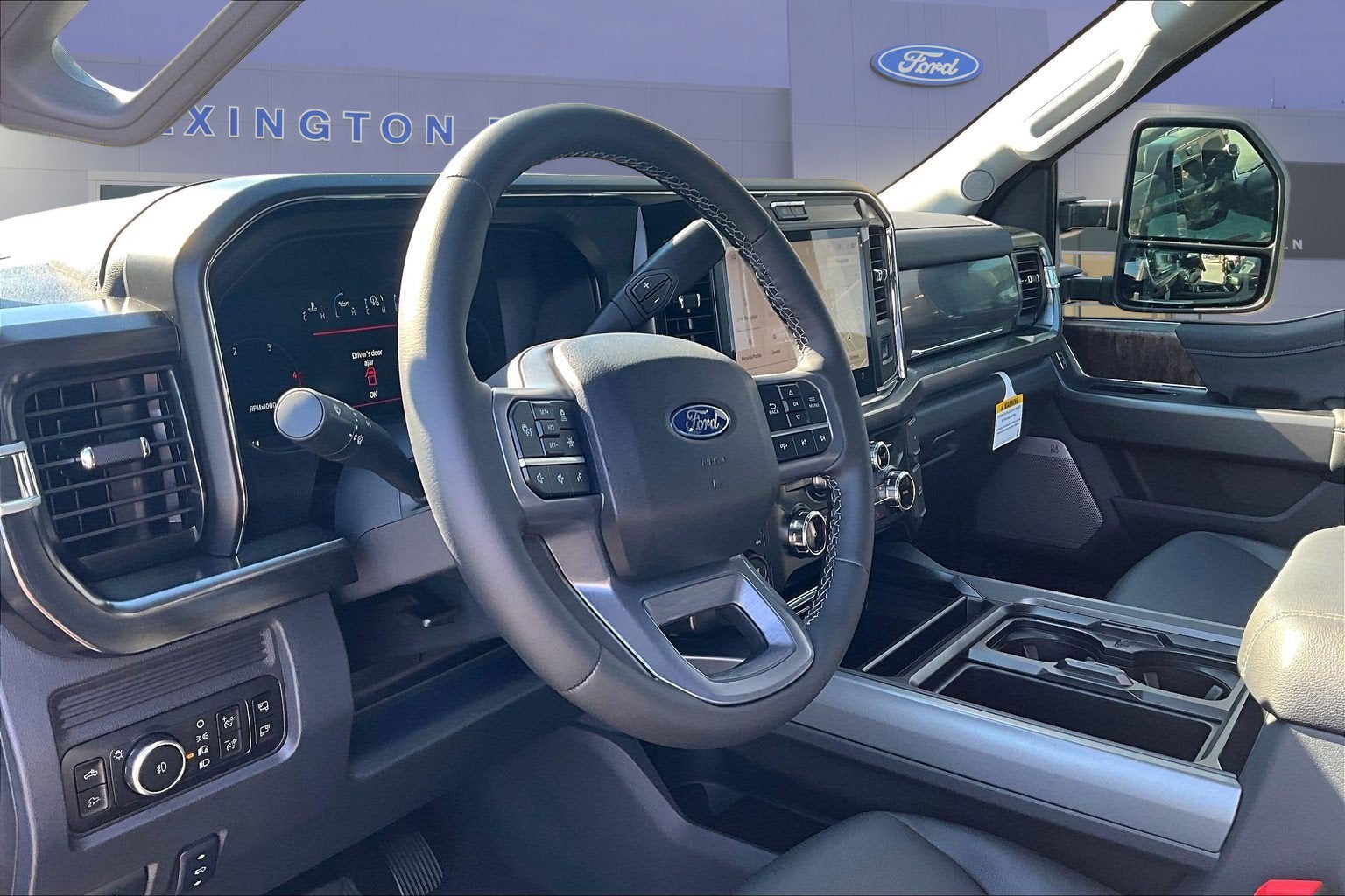 2027 Ford Super Duty F-350 SRW LARIAT