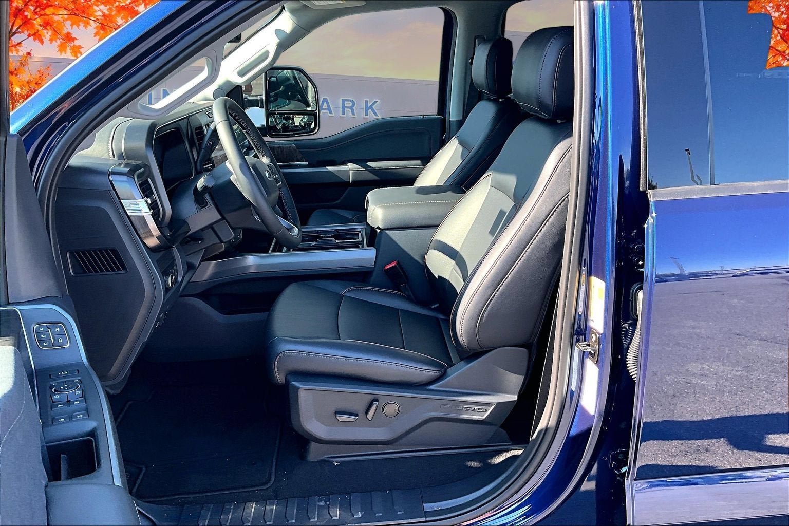 2027 Ford Super Duty F-350 SRW LARIAT
