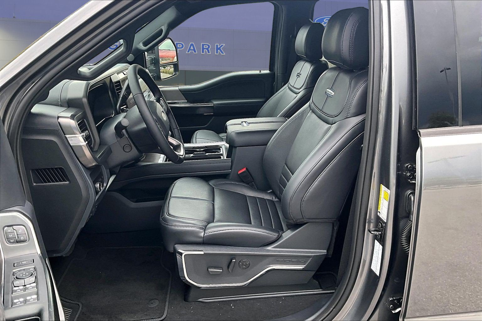 2026 Ford Super Duty F-350 SRW Platinum