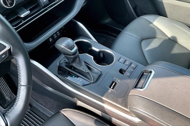 2023 Toyota Highlander Base