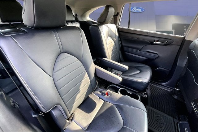 2023 Toyota Highlander Base