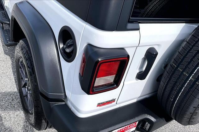 2025 Jeep Wrangler 4-Door Summit 4x4