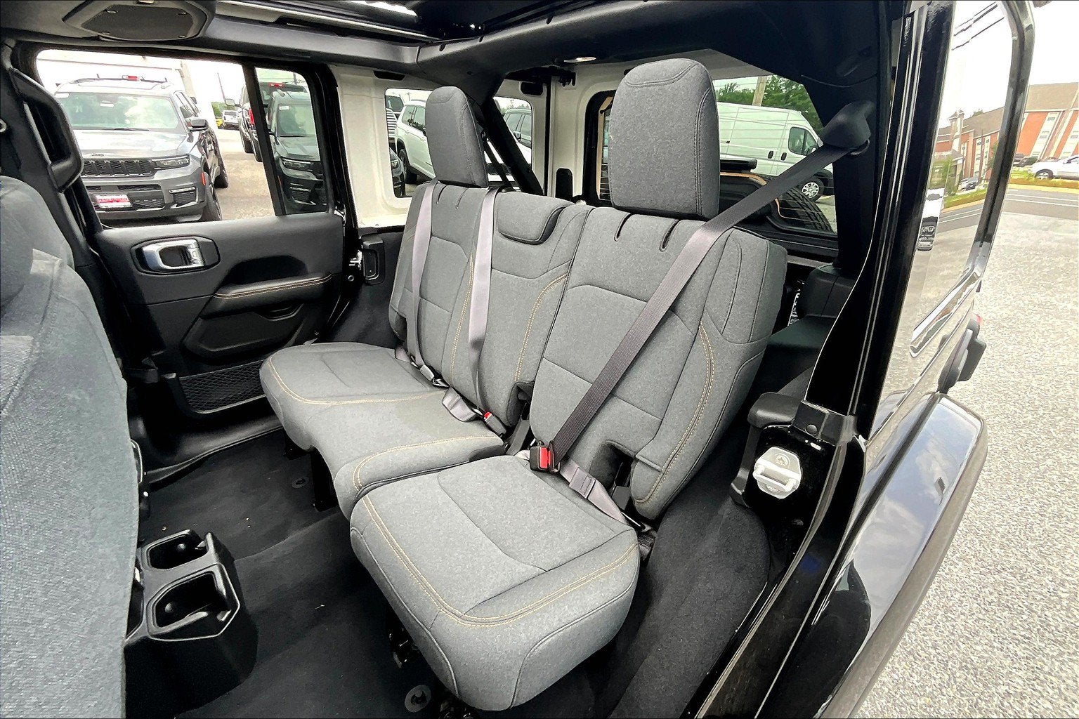2024 Jeep Wrangler 4-Door Sahara 4x4