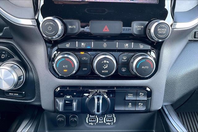 2021 RAM 1500 Laramie Crew Cab 4x4 5'7' Box