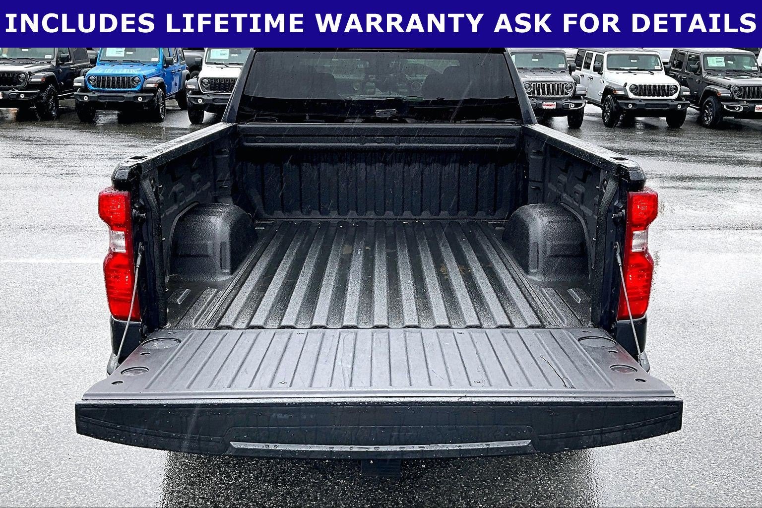 2023 Chevrolet Silverado 1500 4WD Crew Cab Short Bed WT