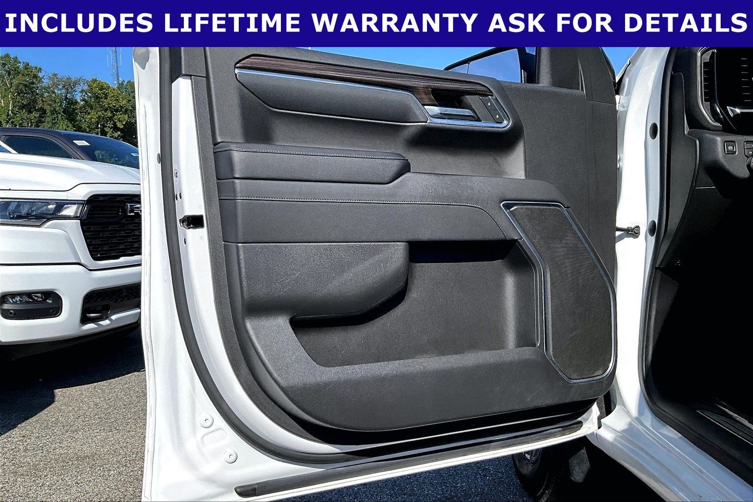 2023 Chevrolet Silverado 1500 4WD Crew Cab Short Bed LT with 2FL