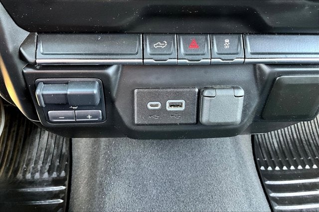 2021 Chevrolet Silverado 1500 4WD Crew Cab Short Bed Custom