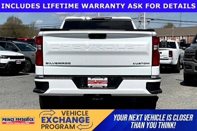 2021 Chevrolet Silverado 1500 4WD Crew Cab Short Bed Custom