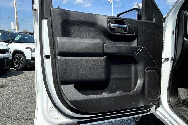 2021 Chevrolet Silverado 1500 4WD Crew Cab Short Bed Custom