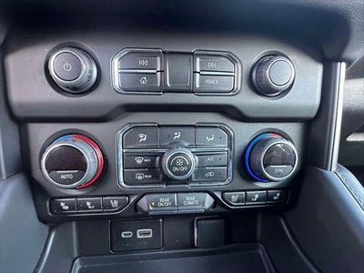 2023 Chevrolet Suburban 4WD Premier