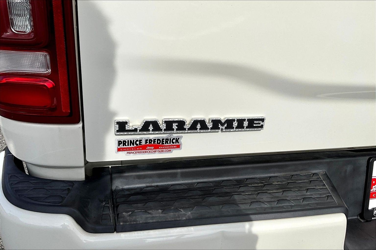 2020 RAM 3500 Laramie Crew Cab 4x4 8' Box