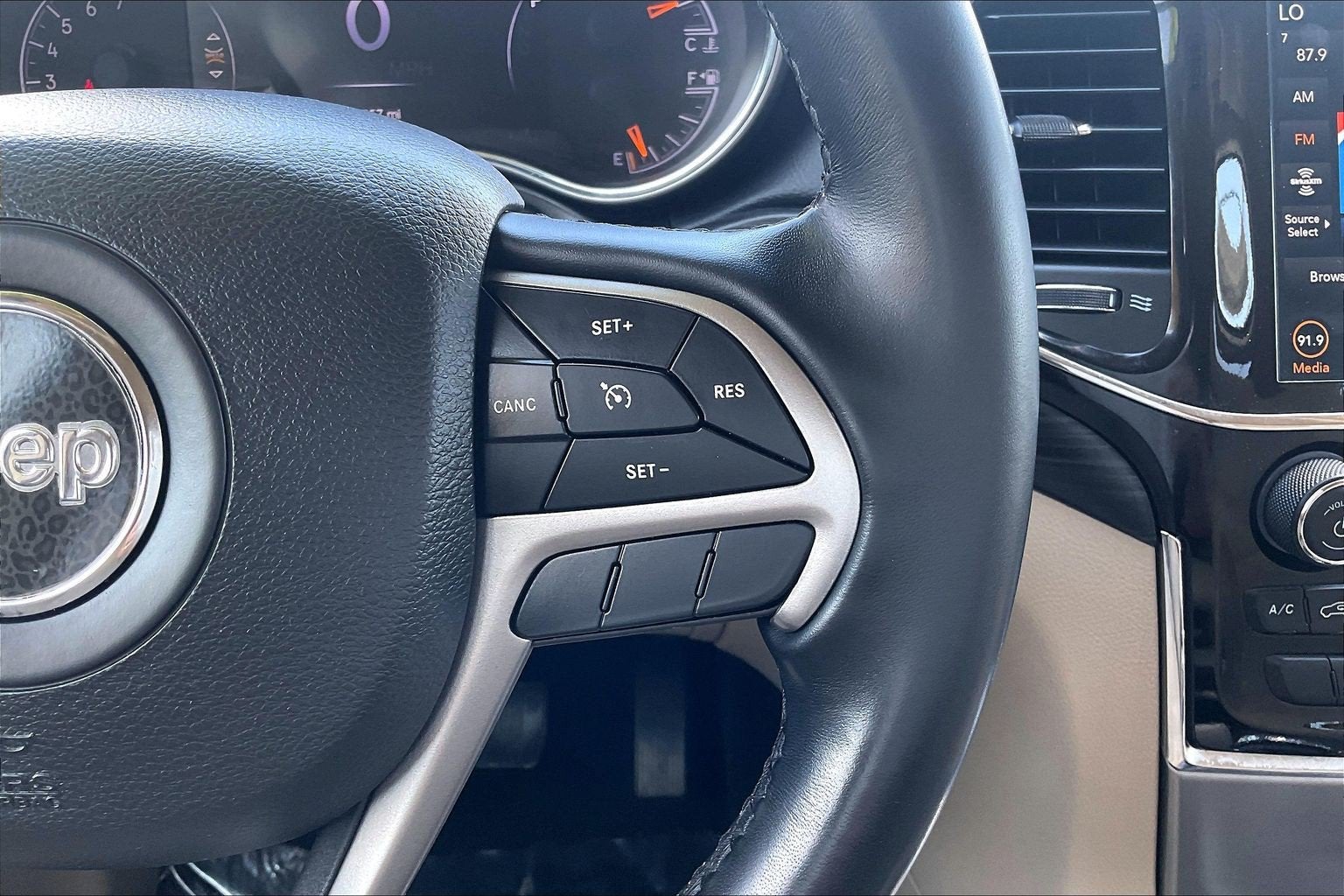 2022 Jeep Grand Cherokee WK Laredo E