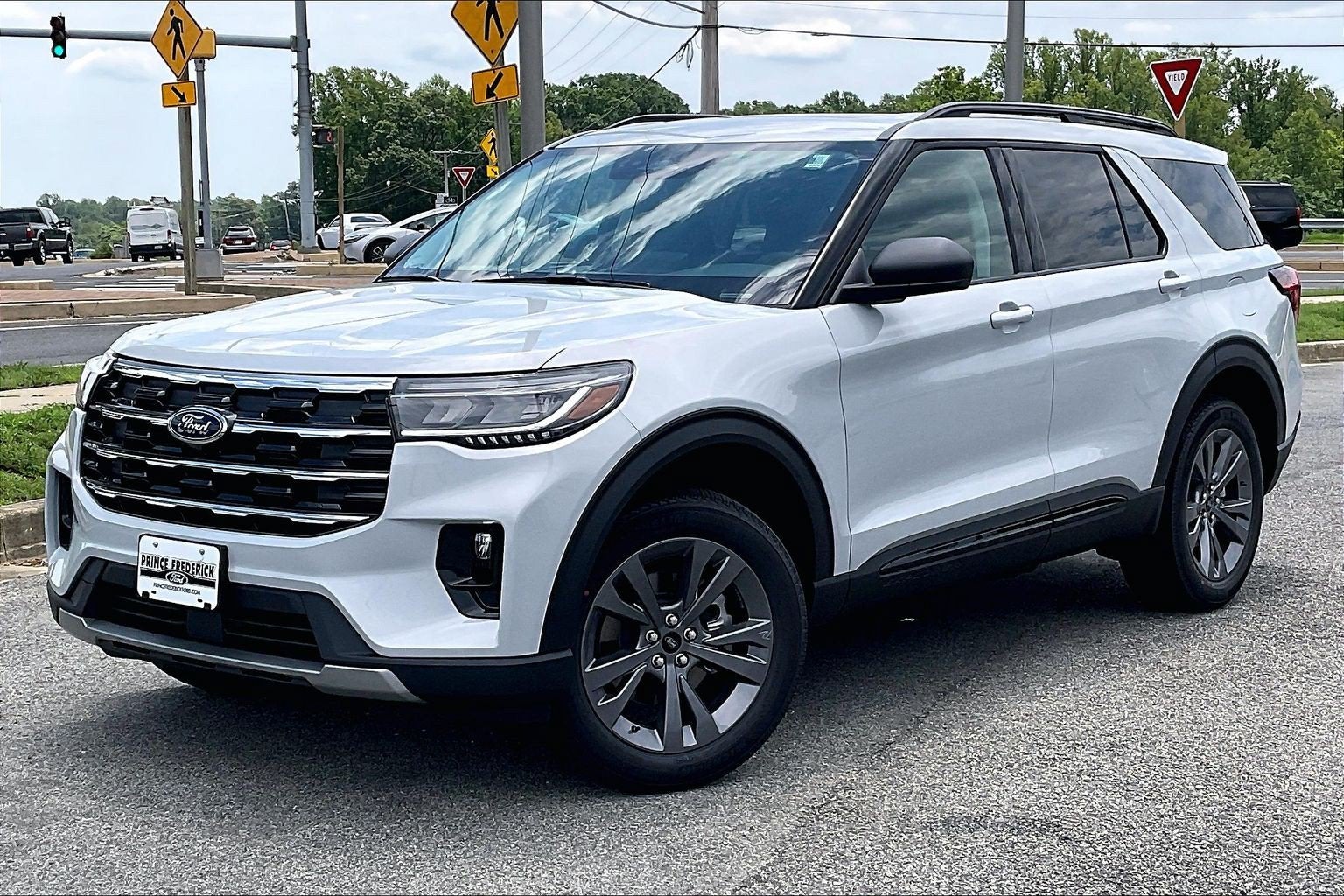 2026 Ford Explorer Active w/200A Pkg