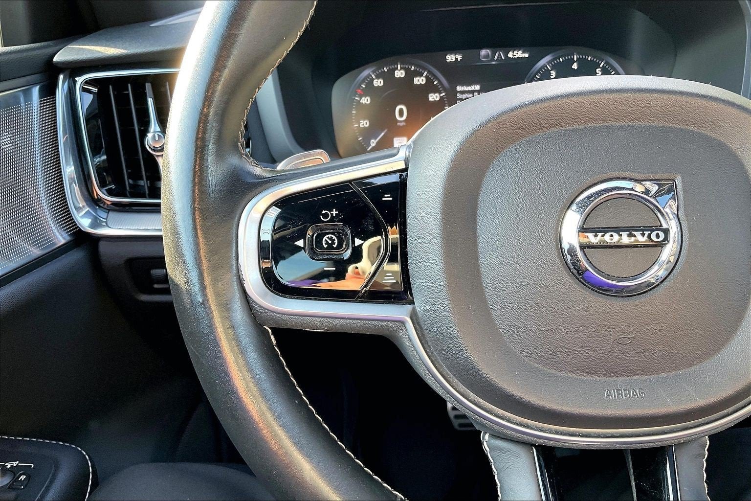 2019 Volvo S60 R-Design