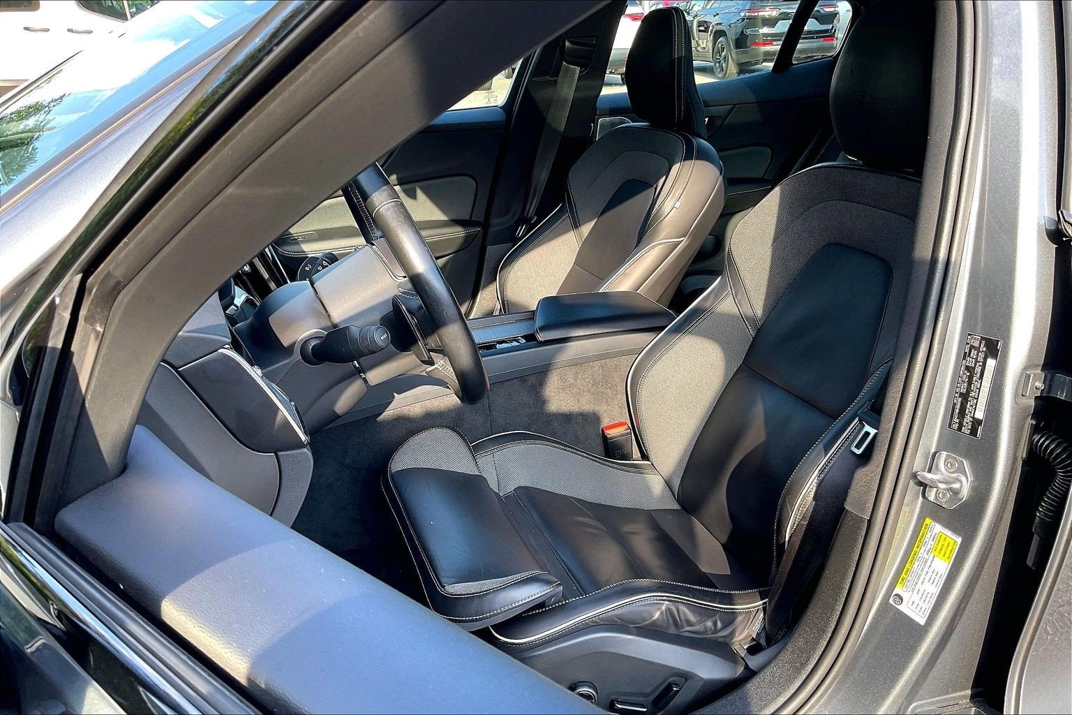 2019 Volvo S60 R-Design