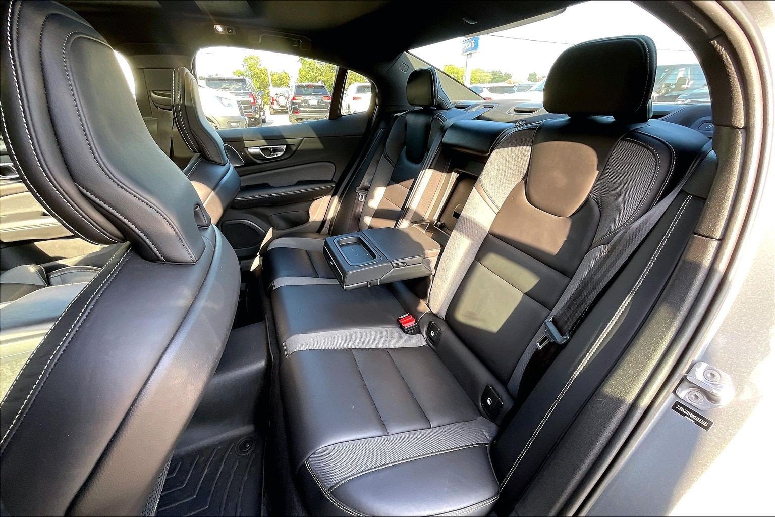 2019 Volvo S60 R-Design