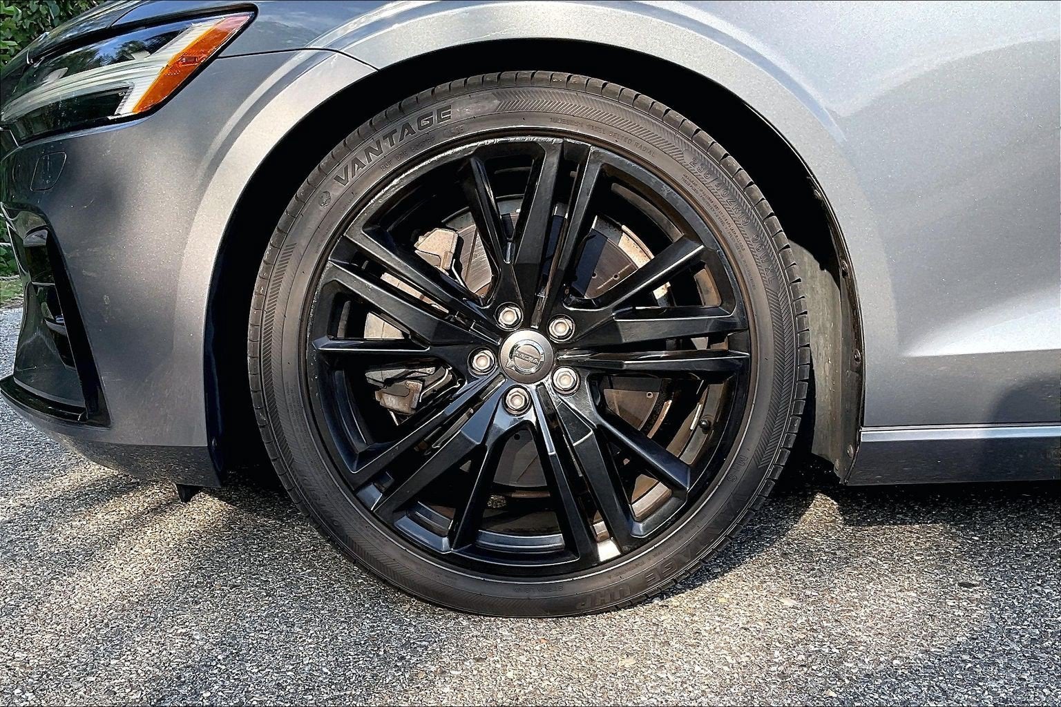 2019 Volvo S60 R-Design