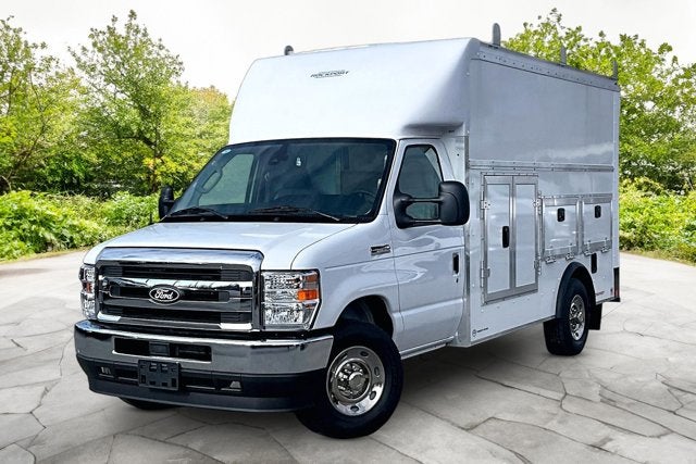 2026 Ford E-Series Cutaway E-350 SRW