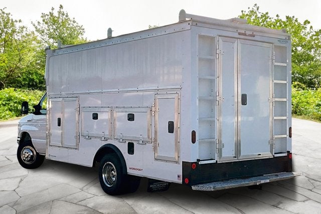 2026 Ford E-Series Cutaway E-450 DRW