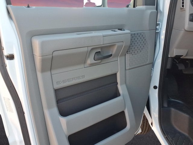 2027 Ford E-450 W/ 14' Box Van E-450 DRW