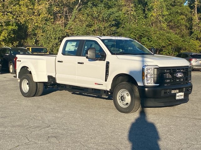 2027 Ford Super Duty F-350 DRW XL