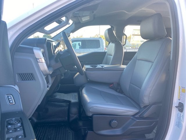 2027 Ford Super Duty F-350 DRW XL