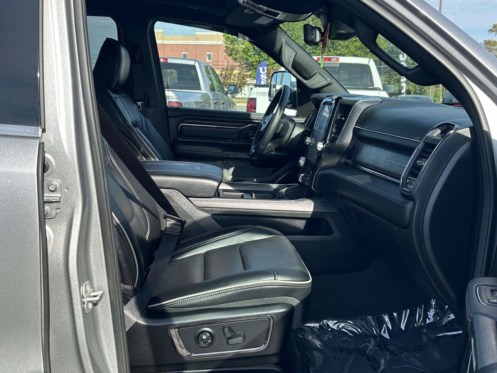 2024 RAM 1500 Limited Crew Cab 4x4 5'7' Box