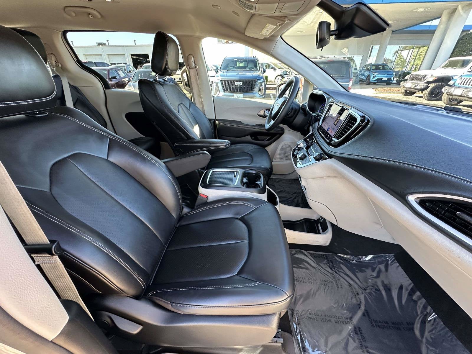 2024 Chrysler Pacifica Hybrid Select