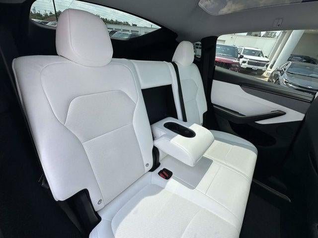 2026 Tesla Model Y AWD