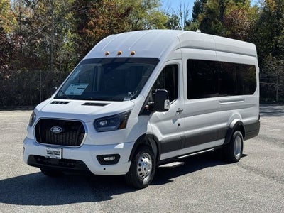 2027 Ford Transit Passenger Wagon XLT