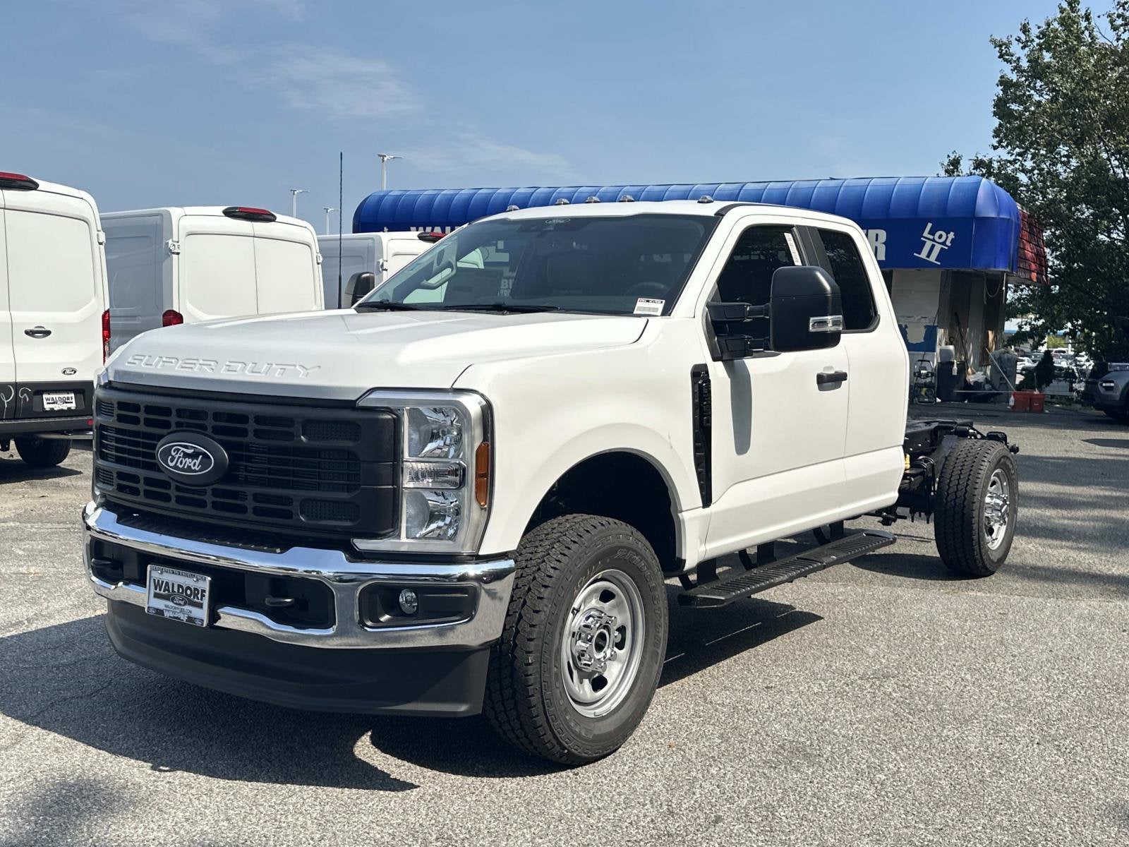 2027 Ford Super Duty F-350 SRW XL