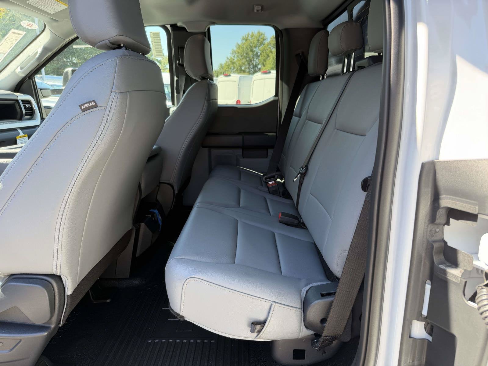 2027 Ford Super Duty F-550 DRW XL