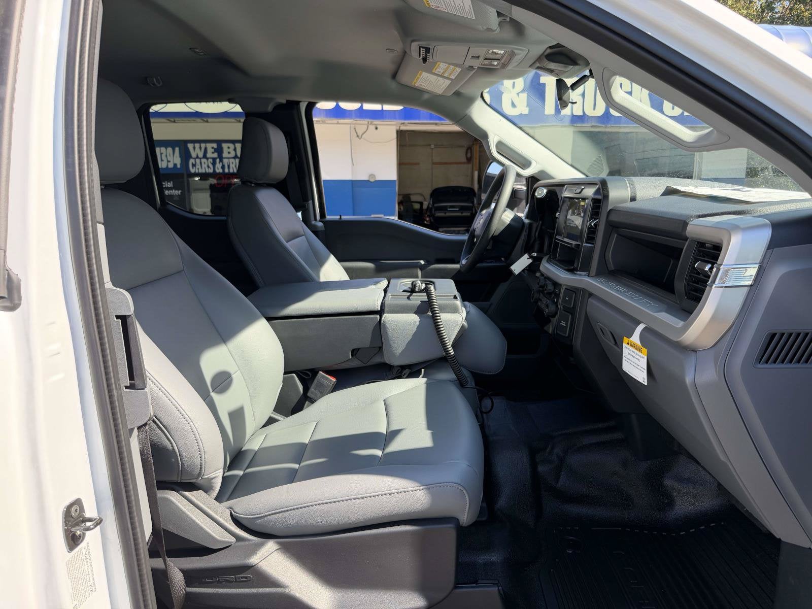 2027 Ford Super Duty F-550 DRW XL
