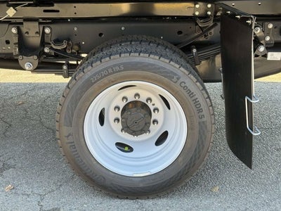 2027 Ford Super Duty F-550 DRW XL