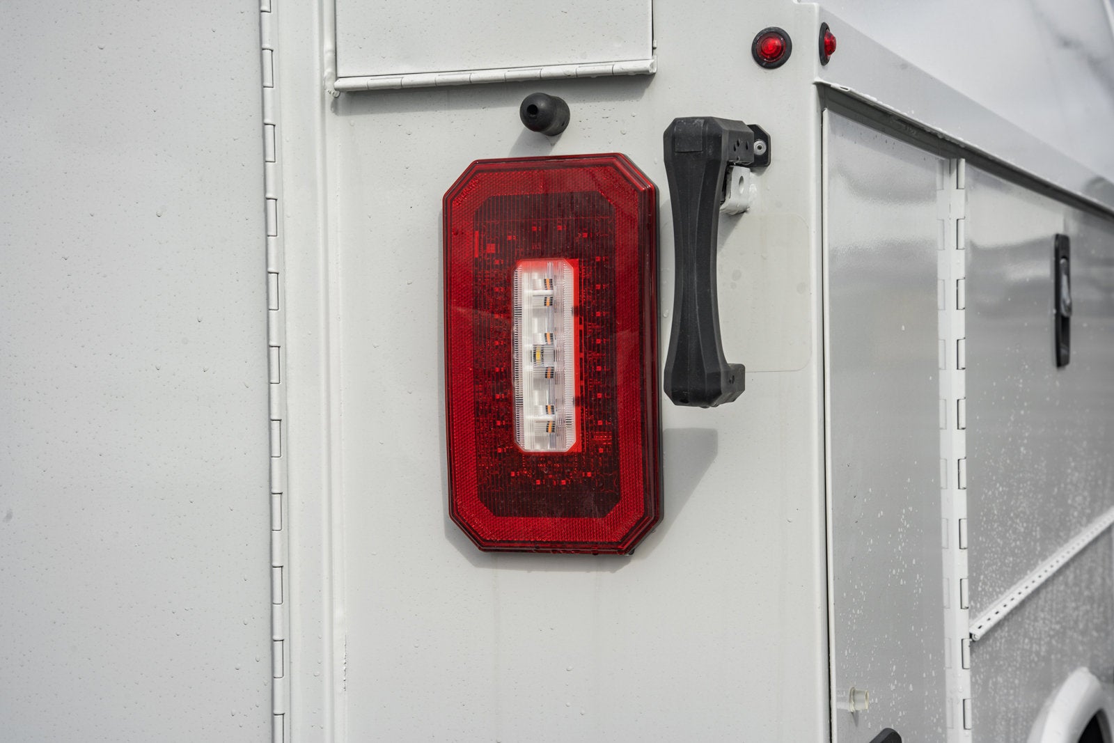 2026 Ford E-Series Cutaway E-350 SRW